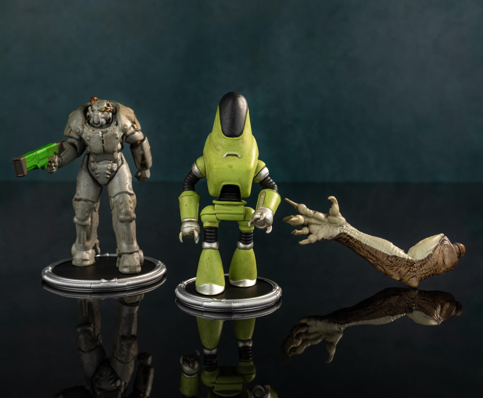 Fallout X01 and Protectron Mini Figure Set (Build-a-Figure Deathclaw)